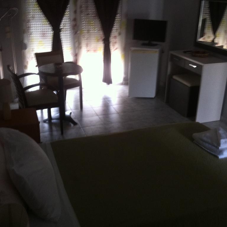 Hotel Loga Tycherón Chambre photo